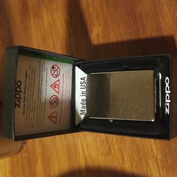 Zippo brand new - Picture 1 of 3